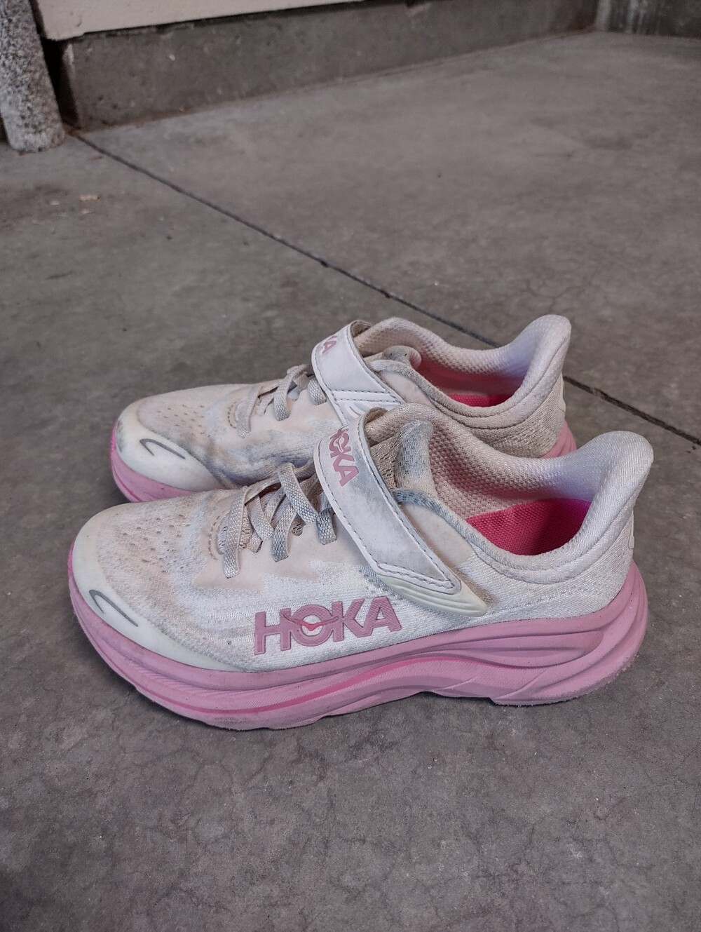 Hoka Clifton 10 Little Kids Size 2